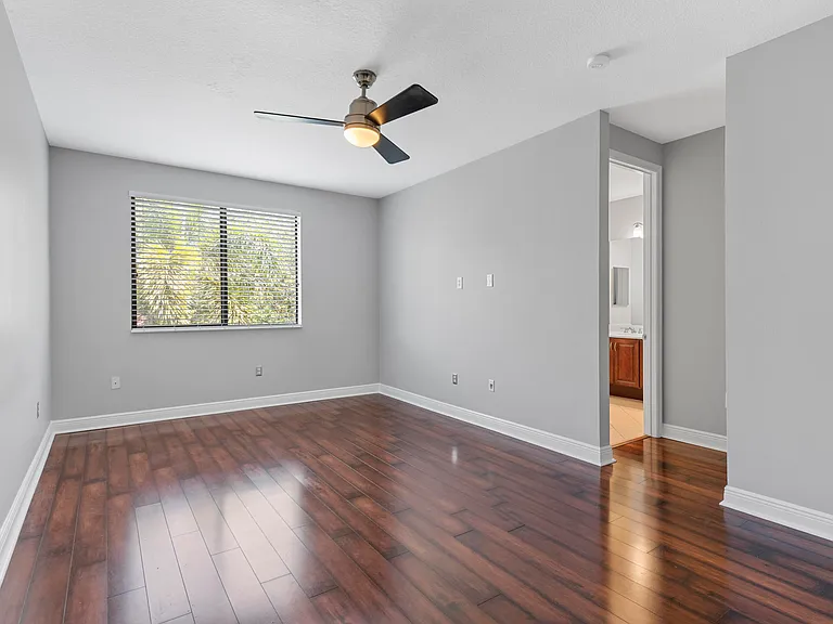 3238 SW 16th Ter #3238 — Photo 11