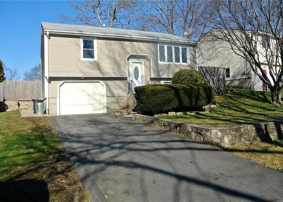 27 Highland Ave, Johnston, RI 02919 Zillow