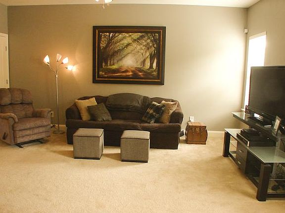 3rd image of 324 Stonecrest Way