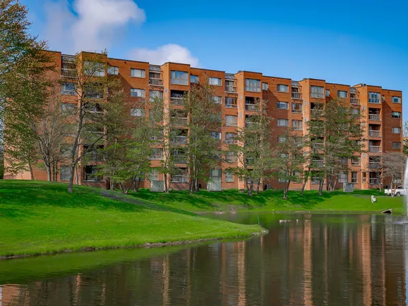 701 Forum Sq Unit 310, Glenview, IL 60025