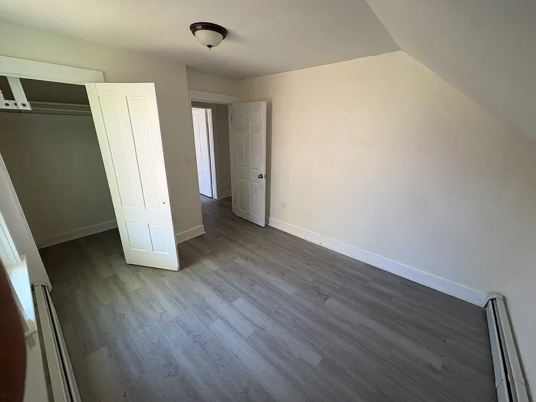 110 Franklin St #B — Photo 6