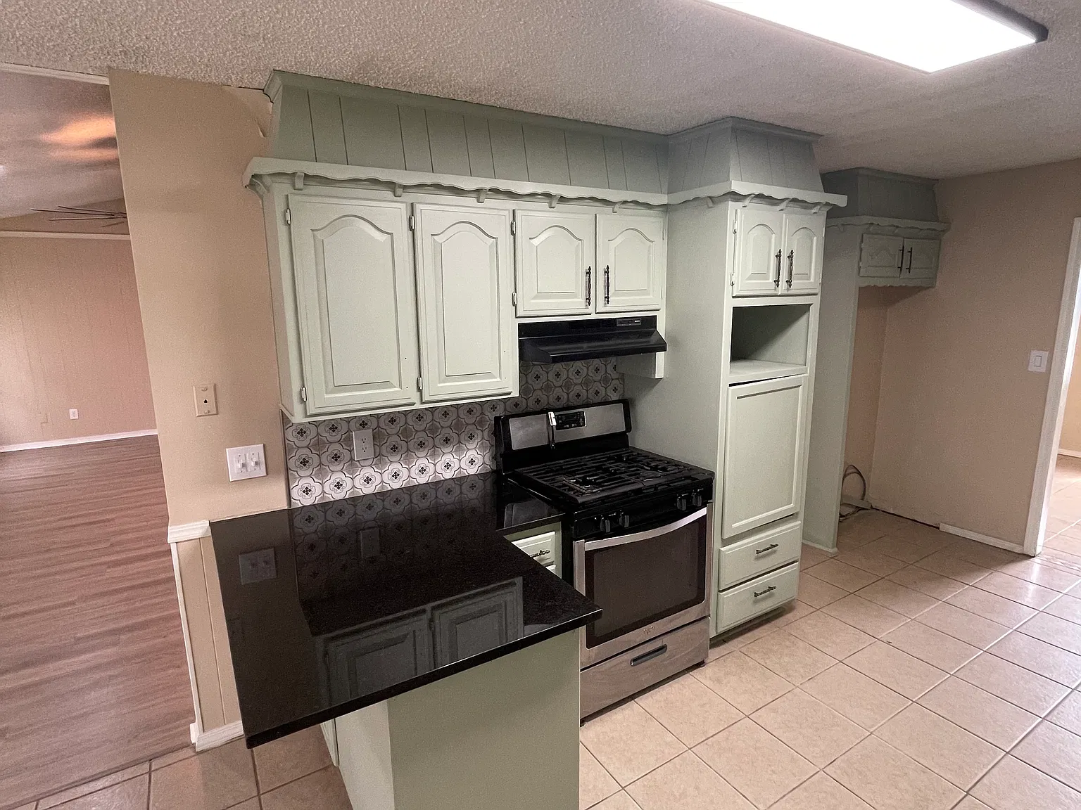 3 bed, 1746 sqft, $1,825 — Photo 2