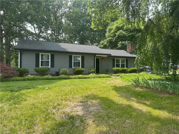 401 Turkey Hill Dr, King, NC 27021