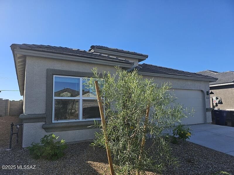 1st image of 9834 E Gray Hawk Dr