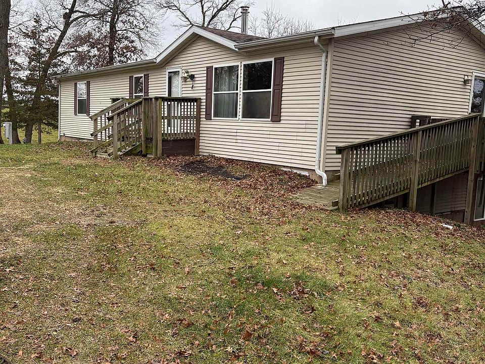 2nd image of 2025 Cave Rd