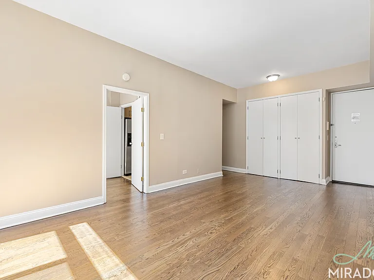 330 E 39th St #37C — Photo 6