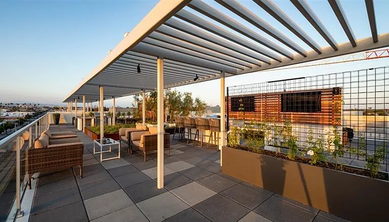 rooftop lounge and grill
