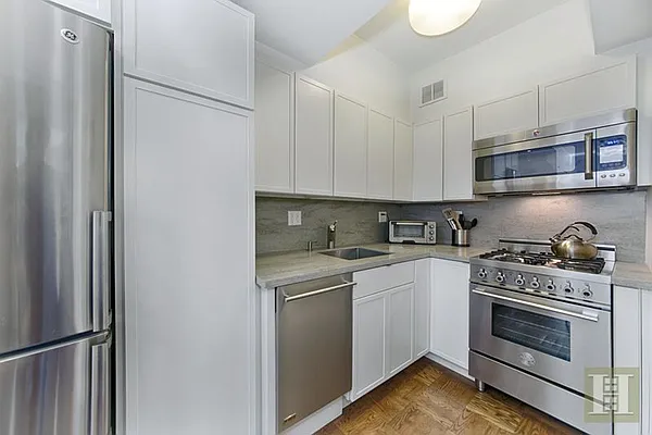 Sold by Halstead Real Estate | media 10