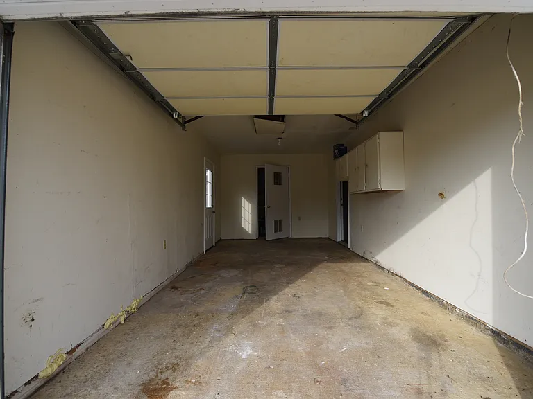 303 Rivermont Dr — Photo 24
