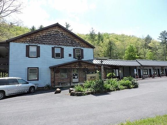 2nd image of 434 Shenandoah Mountain Dr