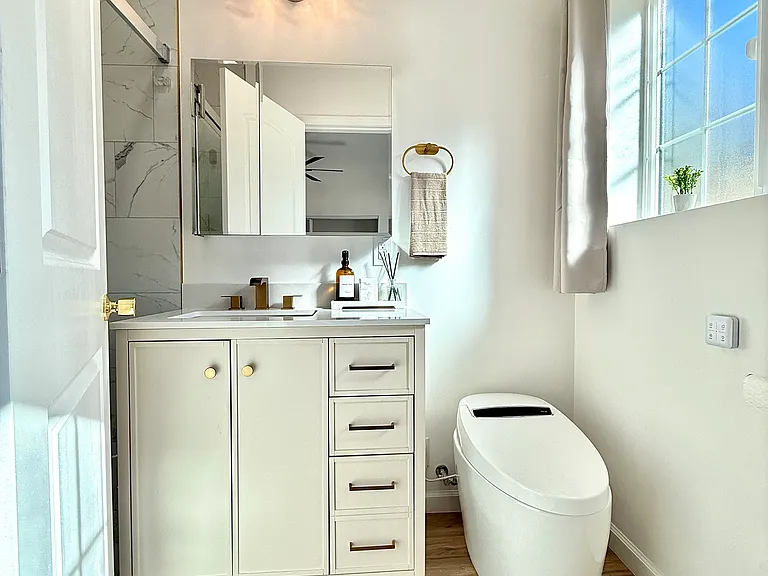 3229 S Sherbourne Dr — Photo 60