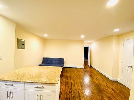 4th image of 510 Kosciuszko St #1GRDN