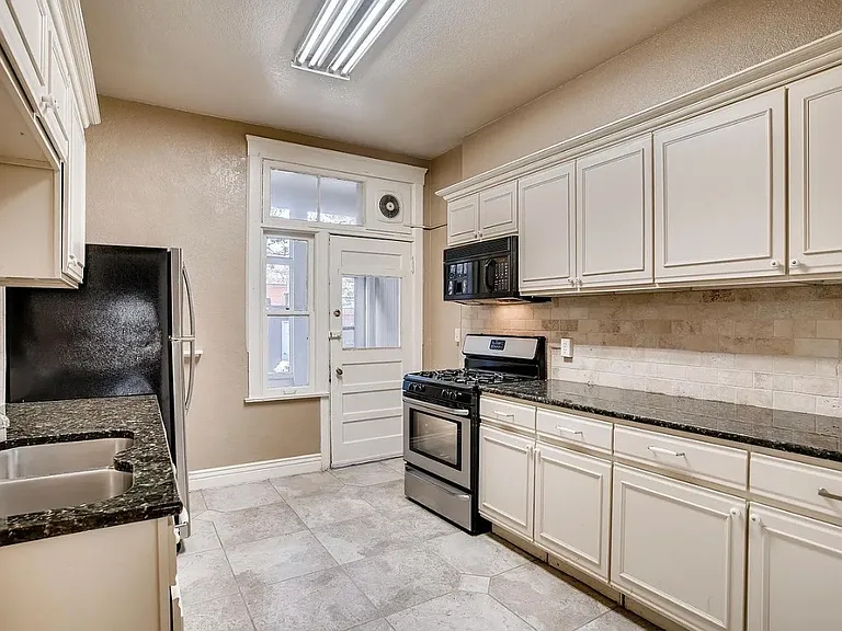 1707 Vine St — Photo 13