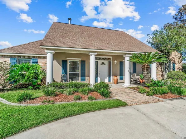 2903 S Southwood Ave, Gonzales, LA 70737