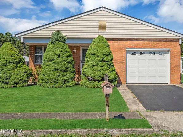 14 Merrilee Lane, Toms River, NJ 08757