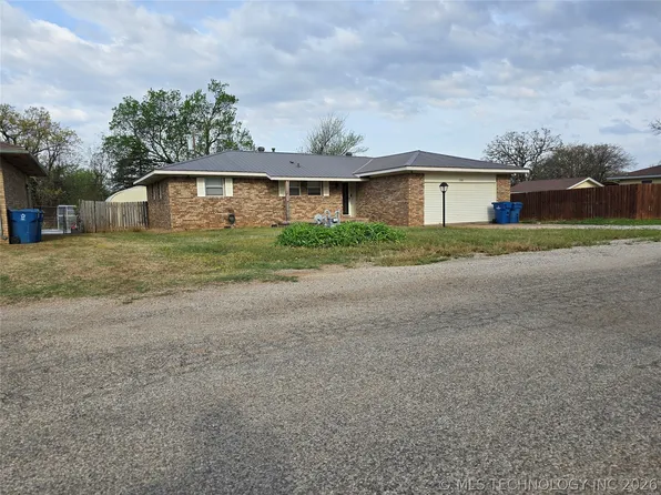 1705 3rd St, Pawnee, OK 74058
