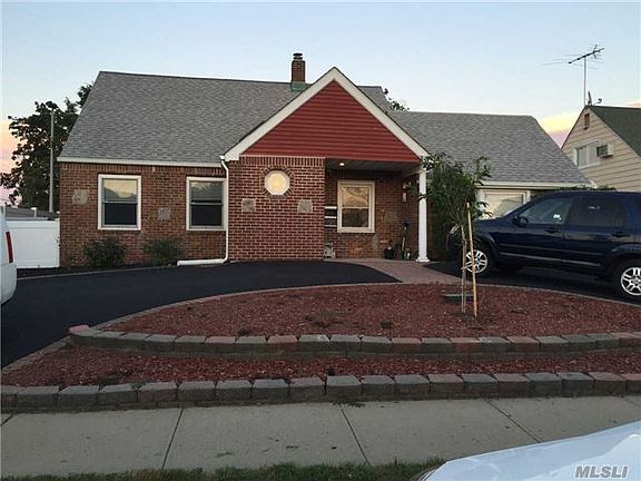 2nd image of 5 Pond Ln