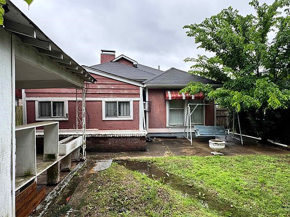 2nd image of 1114 Azalia St