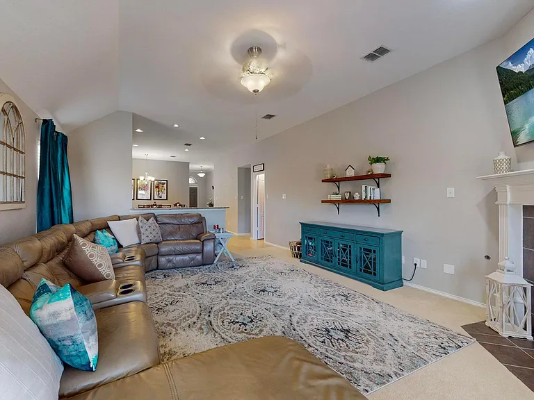 9412 Caliente Dr — Photo 20