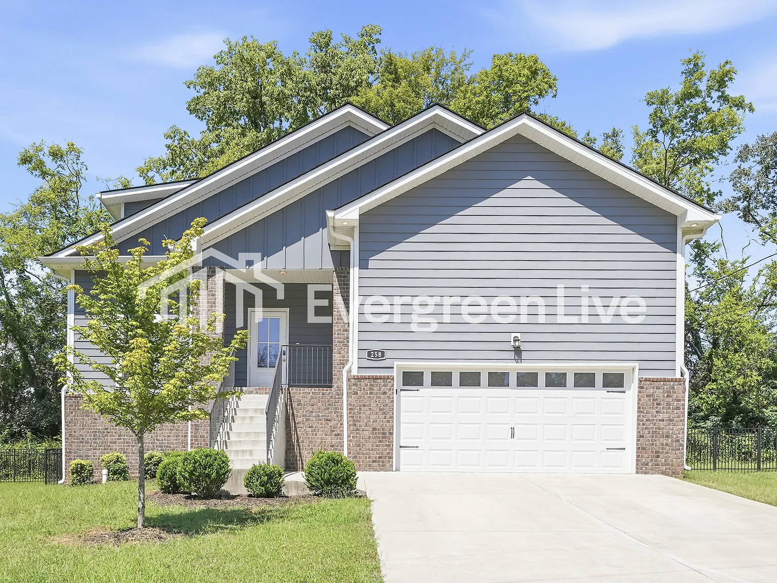 4 bed, 2.5 bath, 1924 sqft, $2,145 — Photo 1