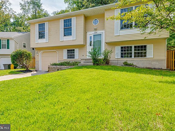 3rd image of 7868 Dero Dr