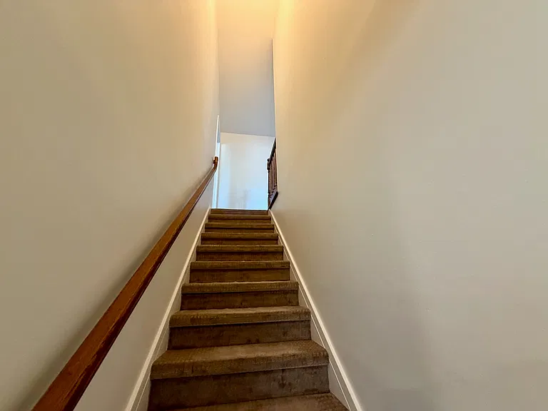 1582 Gordon St — Photo 13