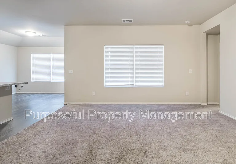 11608 NW 95th St — Photo 7