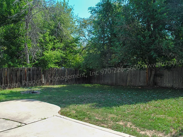1228 Southridge Dr — Photo 16