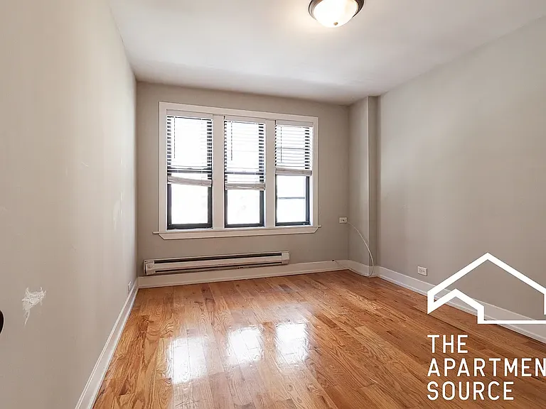 437 W Roscoe St #1 — Photo 7