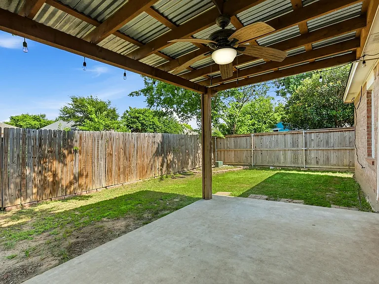 8816 Quarry Cir — Photo 17