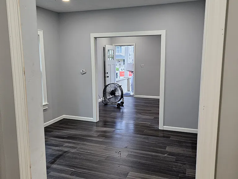 614 Schuyler St — Photo 4