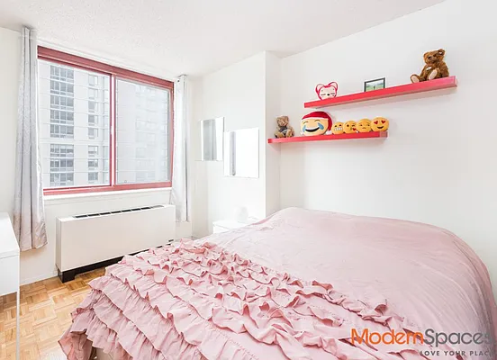 Sold by Modern Spaces | media 7