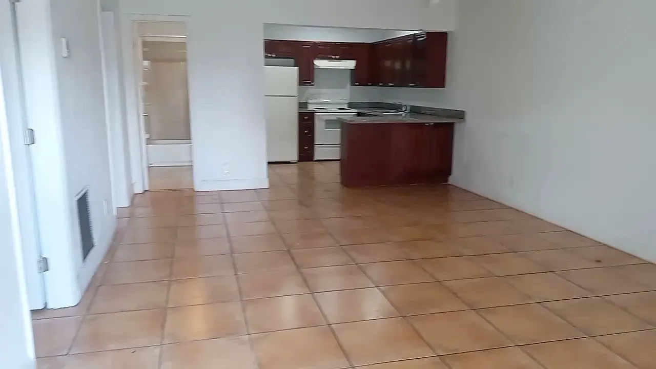 2 bed, 800 sqft, $1,900 — Photo 2