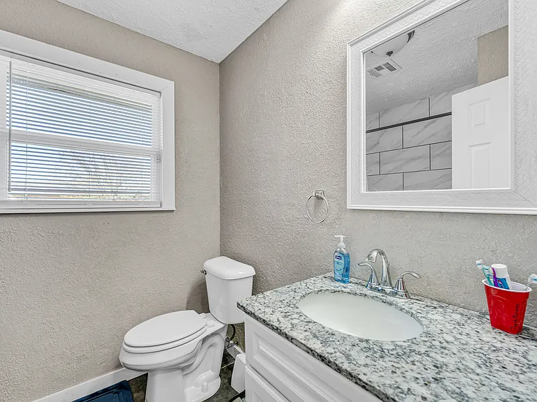 6918 SW Forest Ave — Photo 17