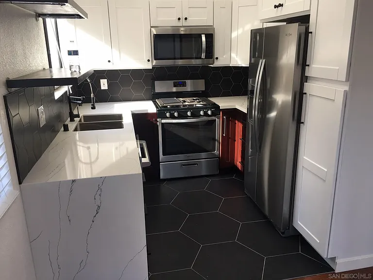 4050 Haines St — Photo 1
