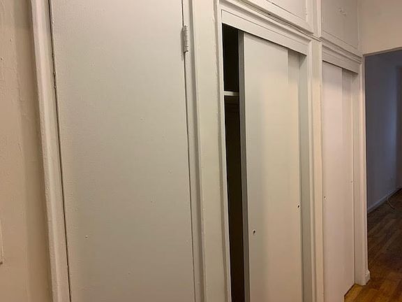 3rd image of 171 E 77th St #4B