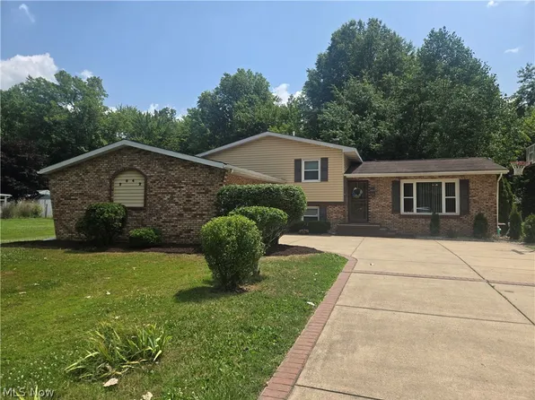 2042 Coit Dr NW, Warren, OH 44485