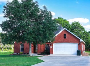 5468 Hogaboom Rd, Groves, TX 77619