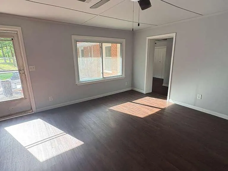8457 Thomaston Rd — Photo 33