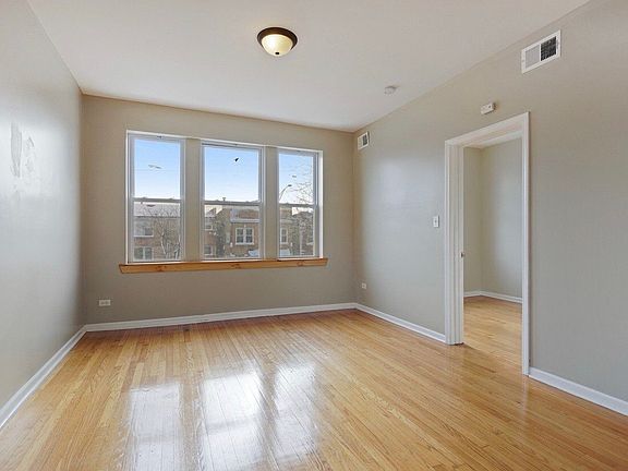 2nd image of 5806 W Fullerton Ave Unit 1