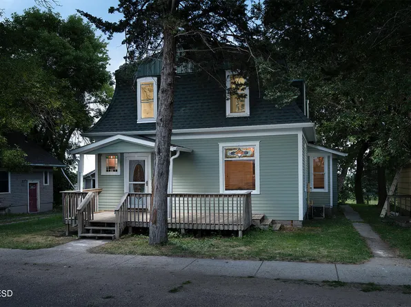 115 3rd St S, Bristol, SD 57219