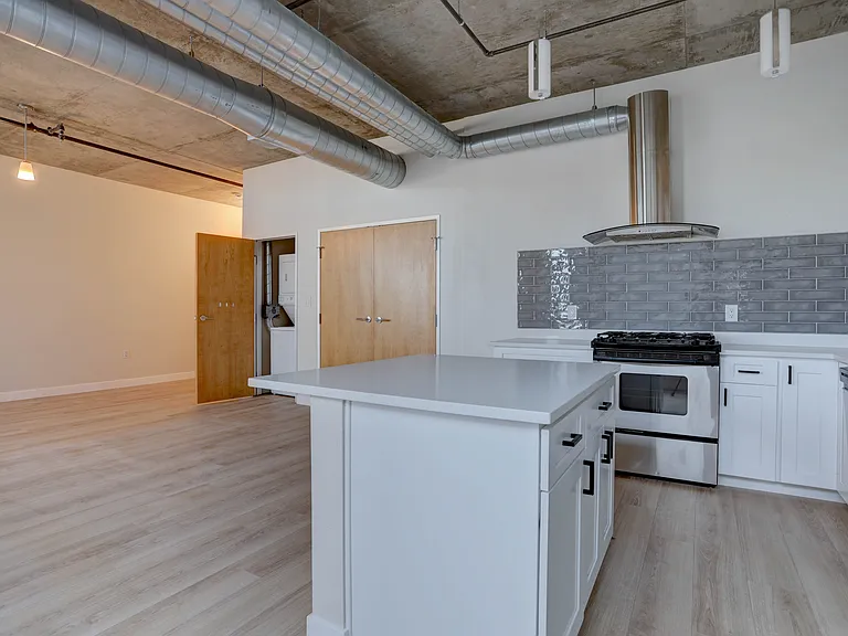 1401 Wewatta St #903 — Photo 4
