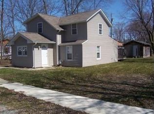 557 Oakwood Ave, Sheffield Lake, OH