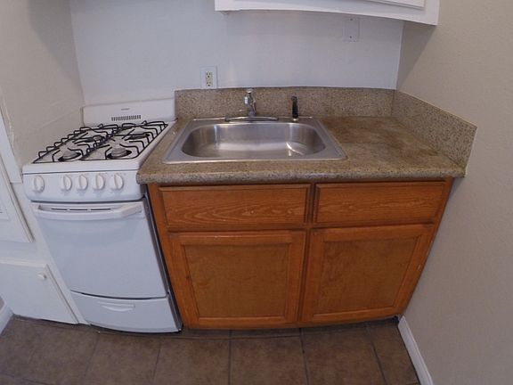 5th image of 921 Sartori Ave APT C