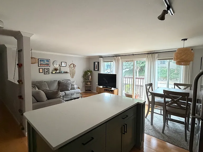 3661 Phinney Ave N #209 — Photo 3