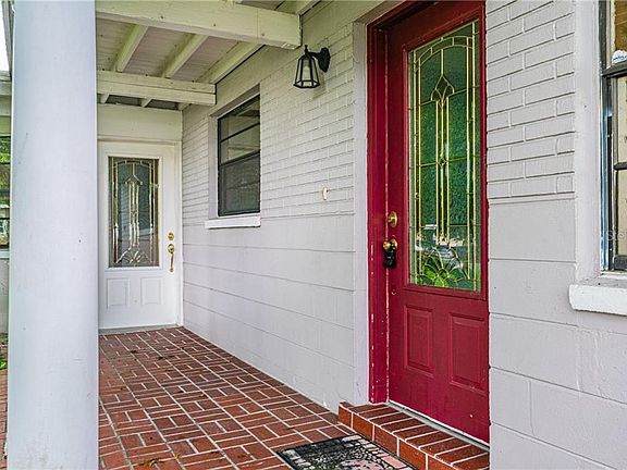 3rd image of 6216 N Clark Ave