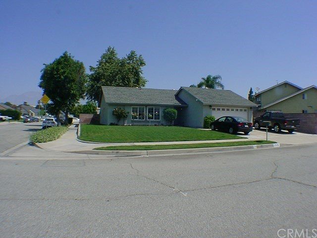 1st image of 2945 S Oak Hill Dr
