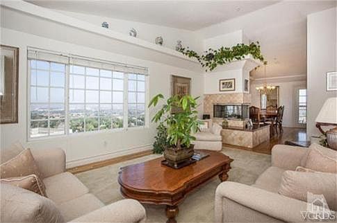 5th image of 1323 Kathleen Dr