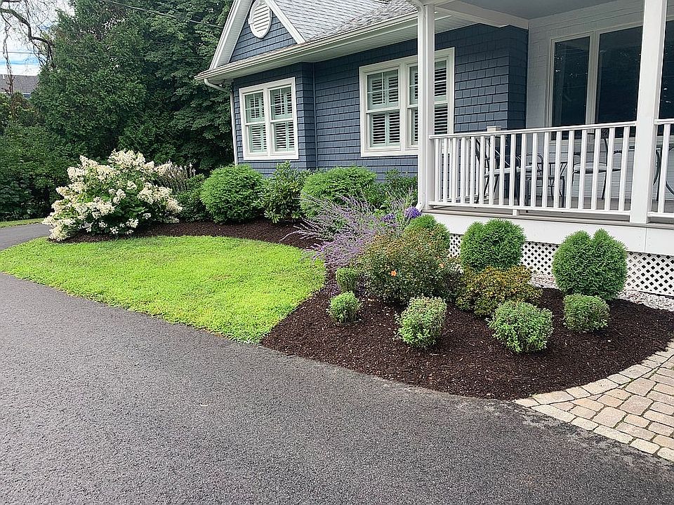 2nd image of 27 Beach Ave