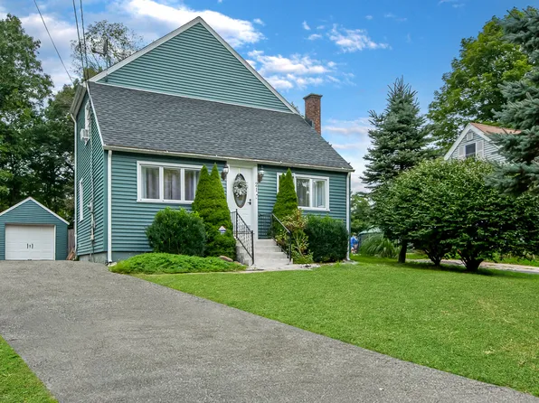 21 Hall Drive, Cheshire, CT 06410